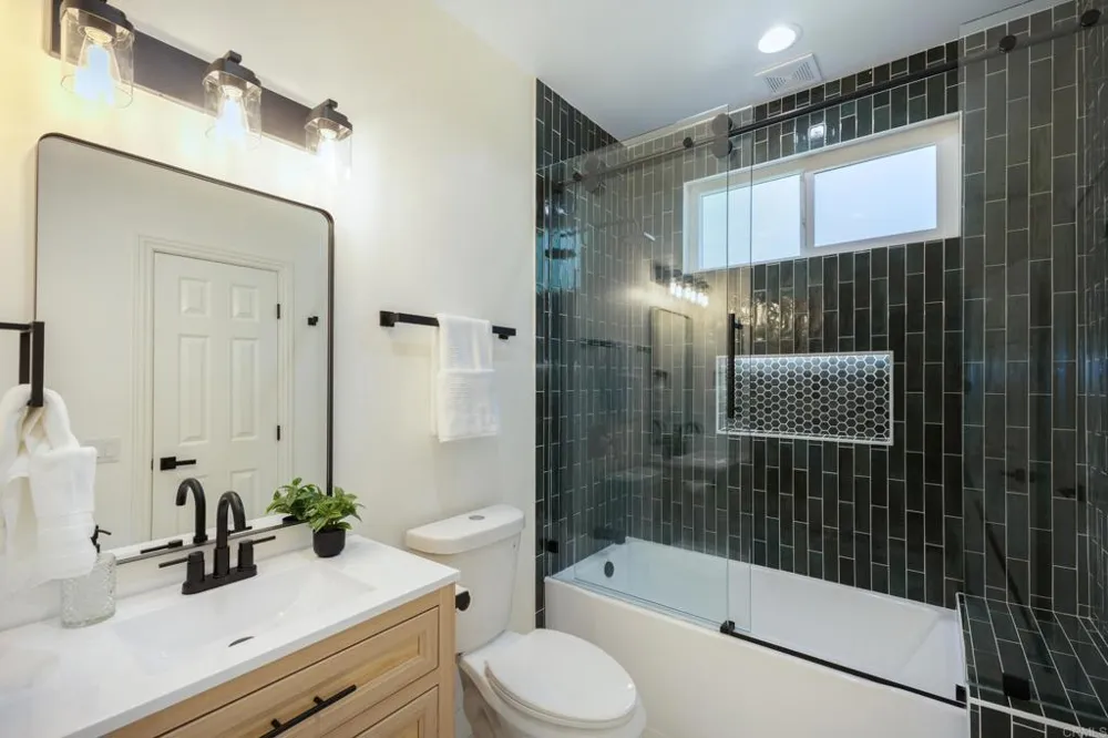 28320 Kettering Ln Escondido, CA 92026