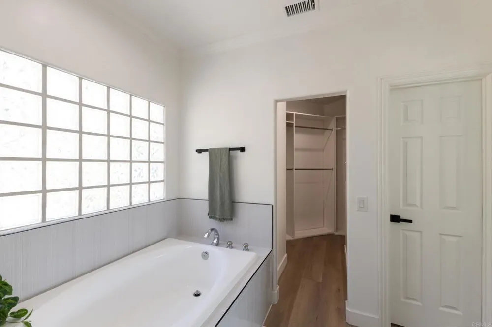 28320 Kettering Ln Escondido, CA 92026