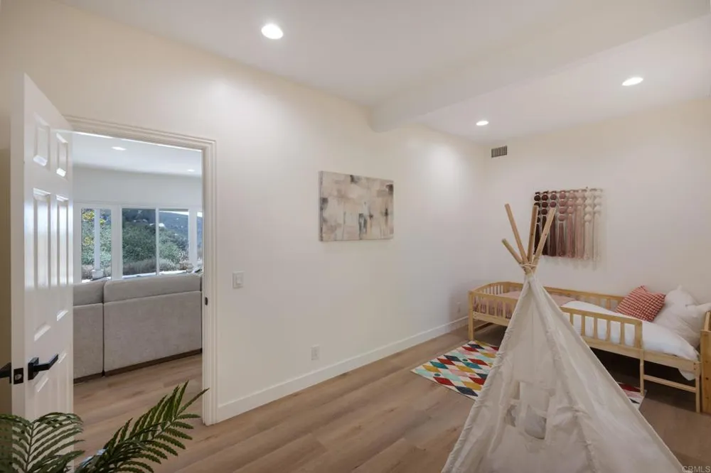 28320 Kettering Ln Escondido, CA 92026
