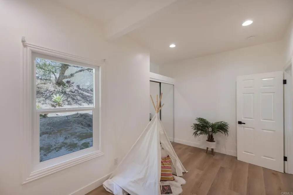 28320 Kettering Ln Escondido, CA 92026
