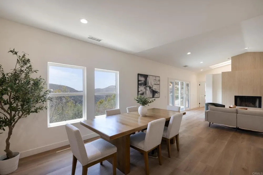 28320 Kettering Ln Escondido, CA 92026