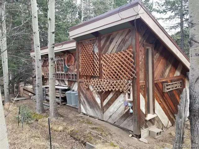 2476 Riverside Drive Lyons, CO 80540