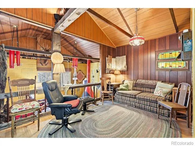 2476 Riverside Drive Lyons, CO 80540