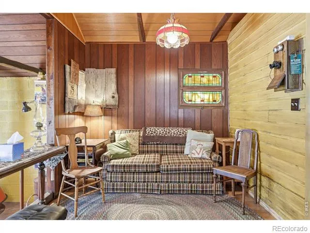 2476 Riverside Drive Lyons, CO 80540