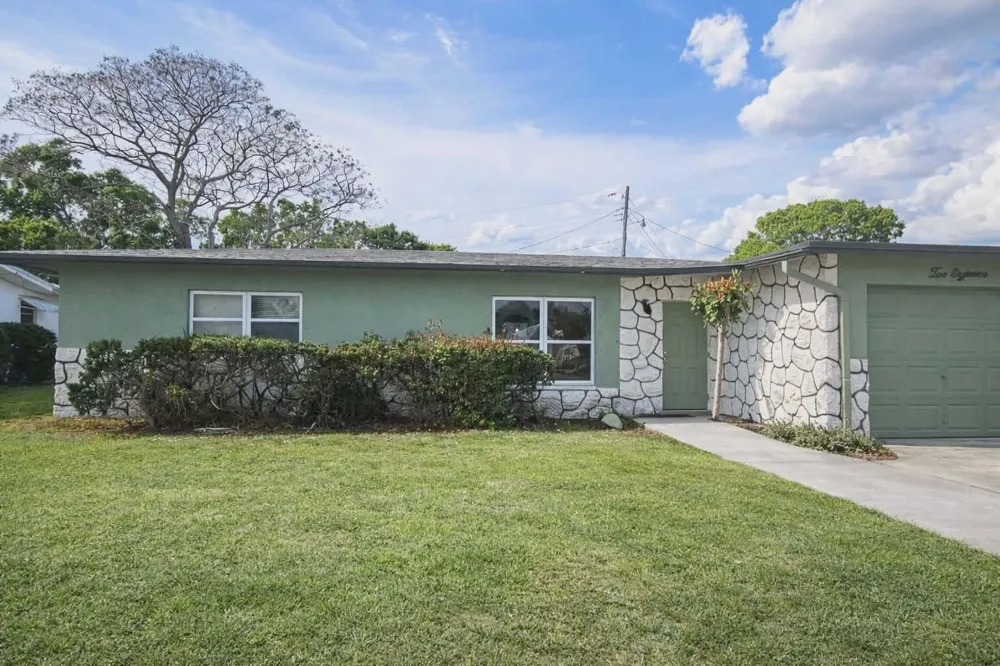 218 Olive Avenue Port St. Lucie, FL 34952