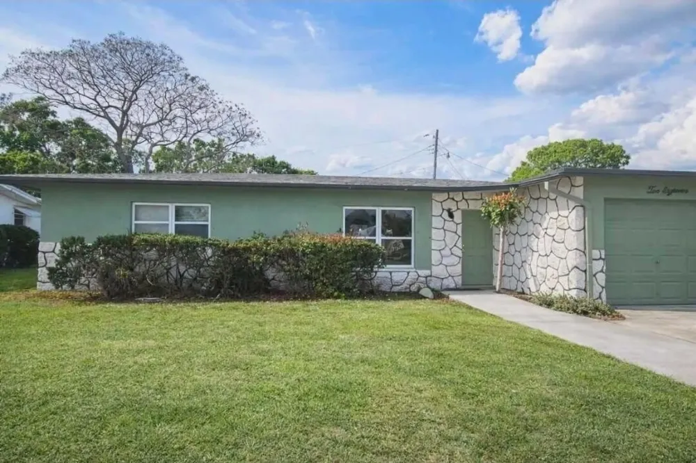 218 Olive Avenue Port St. Lucie, FL 34952