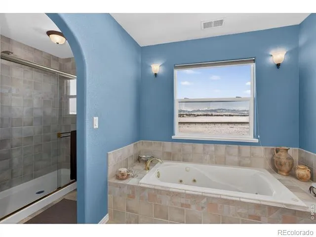 18031 Wagon Trail Mead, CO 80542
