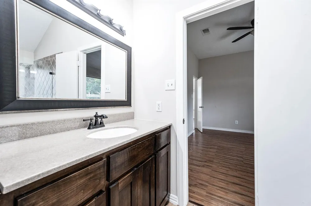 103 Avocado Street Lake Jackson, TX 77566