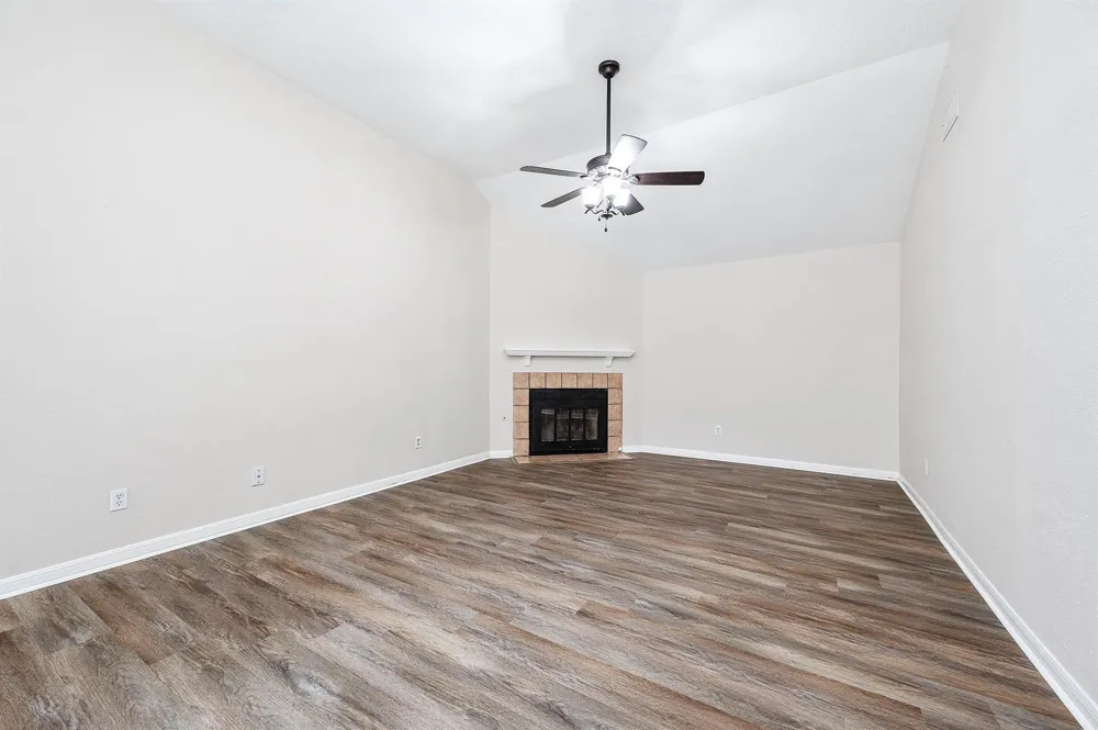 103 Avocado Street Lake Jackson, TX 77566
