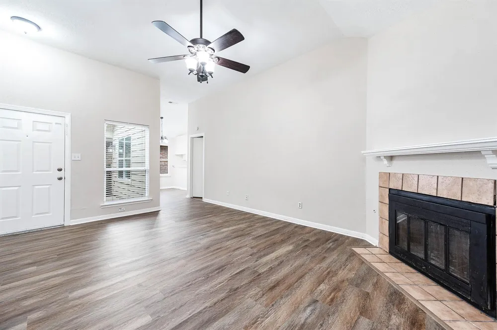 103 Avocado Street Lake Jackson, TX 77566