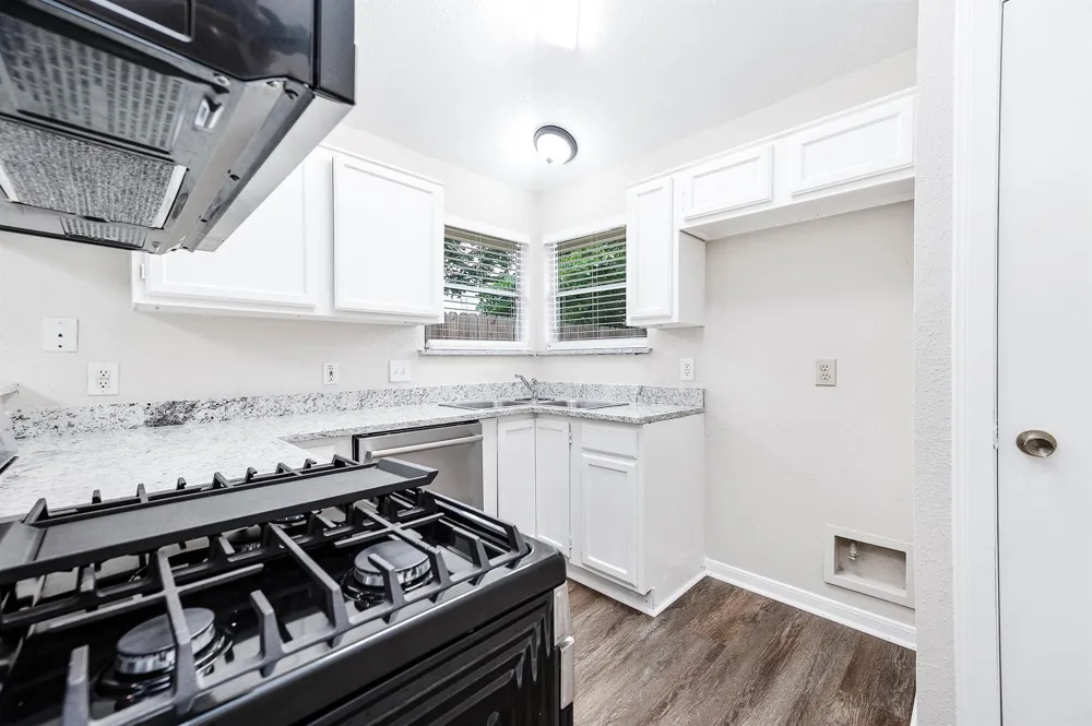 103 Avocado Street Lake Jackson, TX 77566