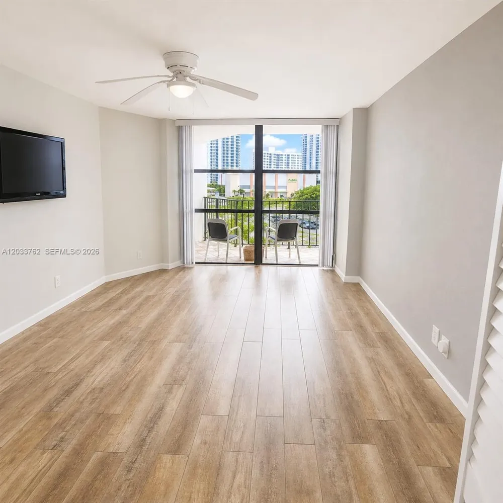 800 Parkview Dr #512 Hallandale Beach, FL 33009