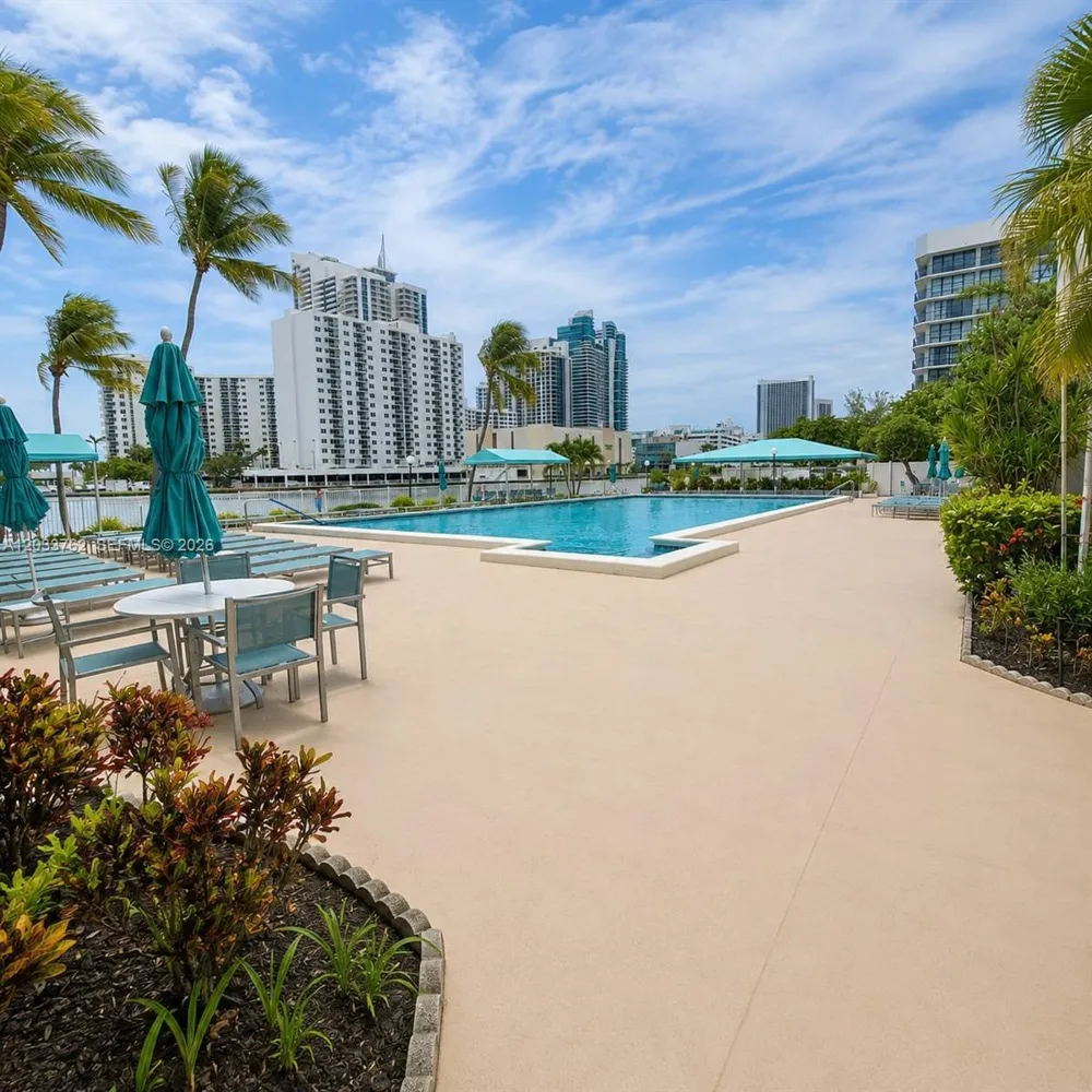 800 Parkview Dr #512 Hallandale Beach, FL 33009