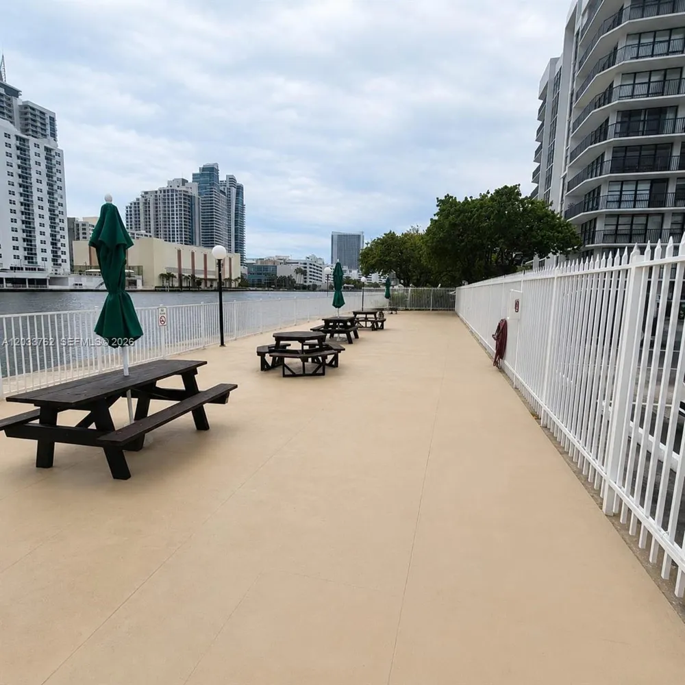 800 Parkview Dr #512 Hallandale Beach, FL 33009