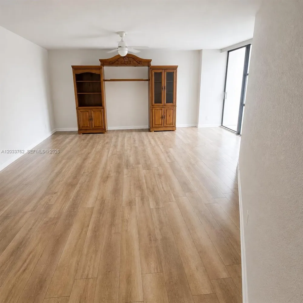 800 Parkview Dr #512 Hallandale Beach, FL 33009