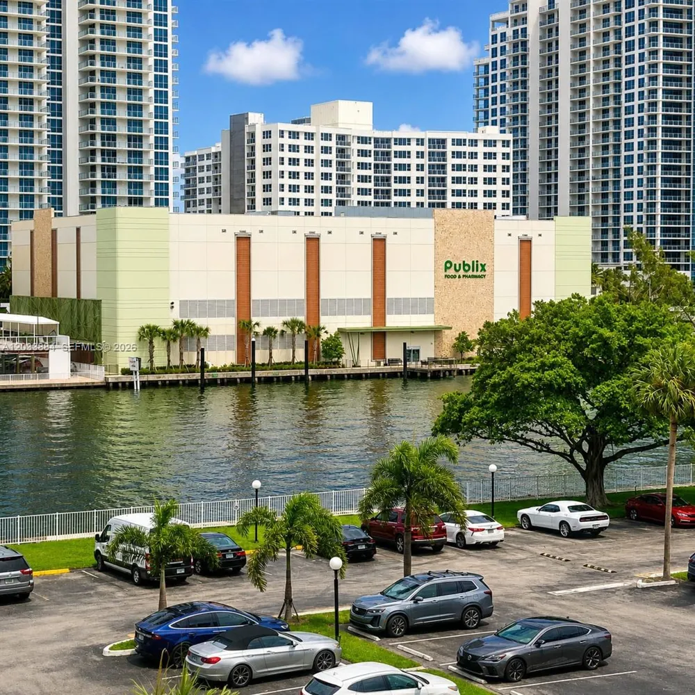 800 Parkview Dr #512 Hallandale Beach, FL 33009