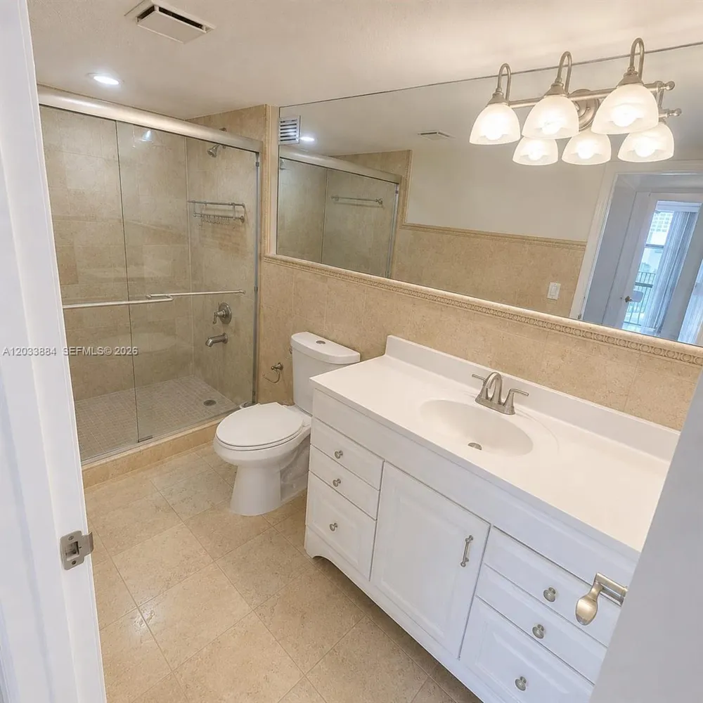 800 Parkview Dr #512 Hallandale Beach, FL 33009
