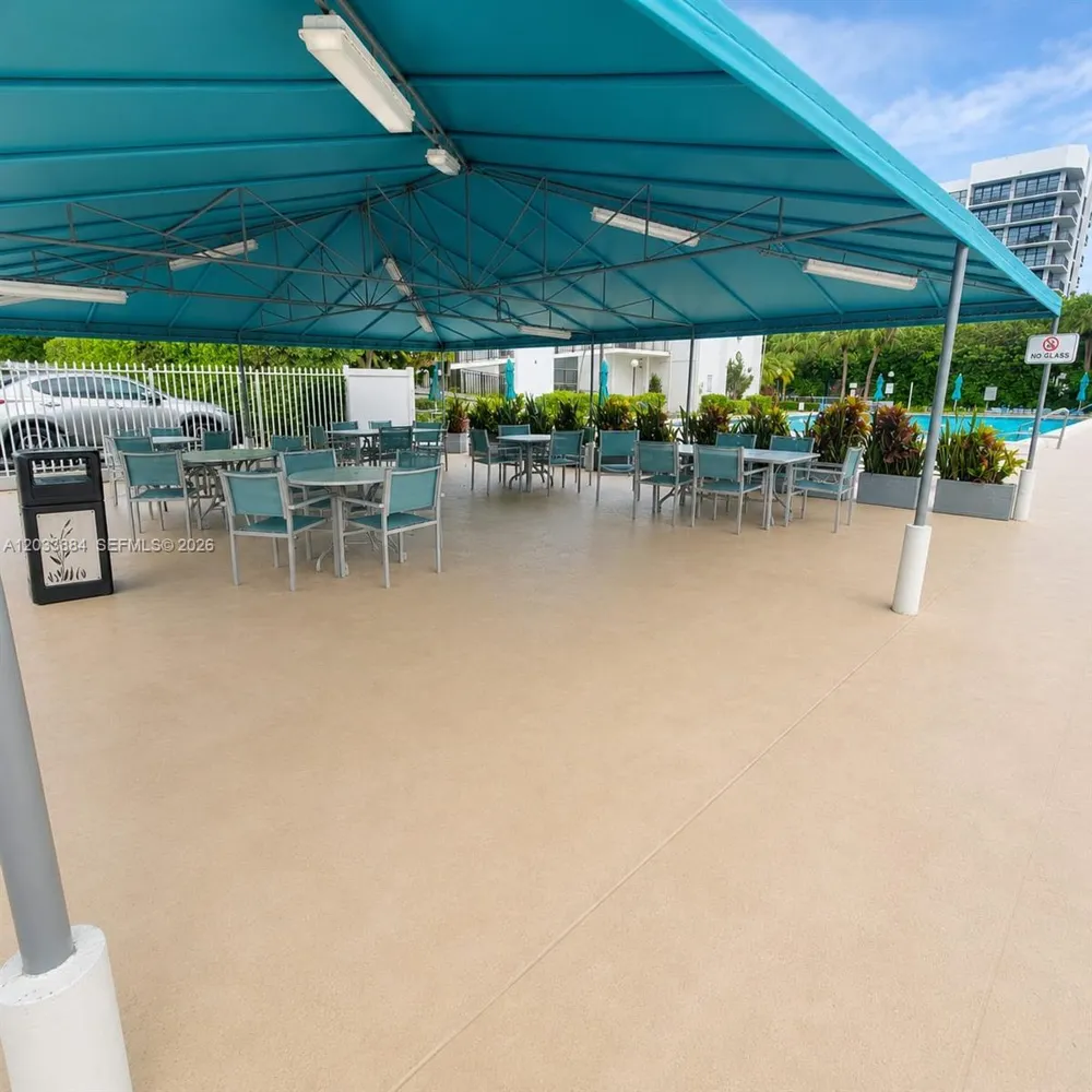 800 Parkview Dr #512 Hallandale Beach, FL 33009