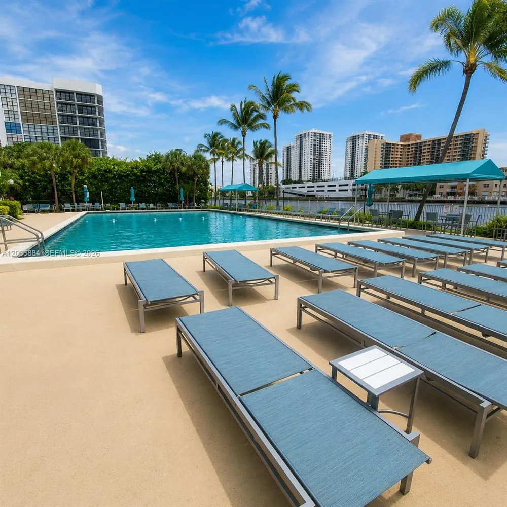 800 Parkview Dr #512 Hallandale Beach, FL 33009