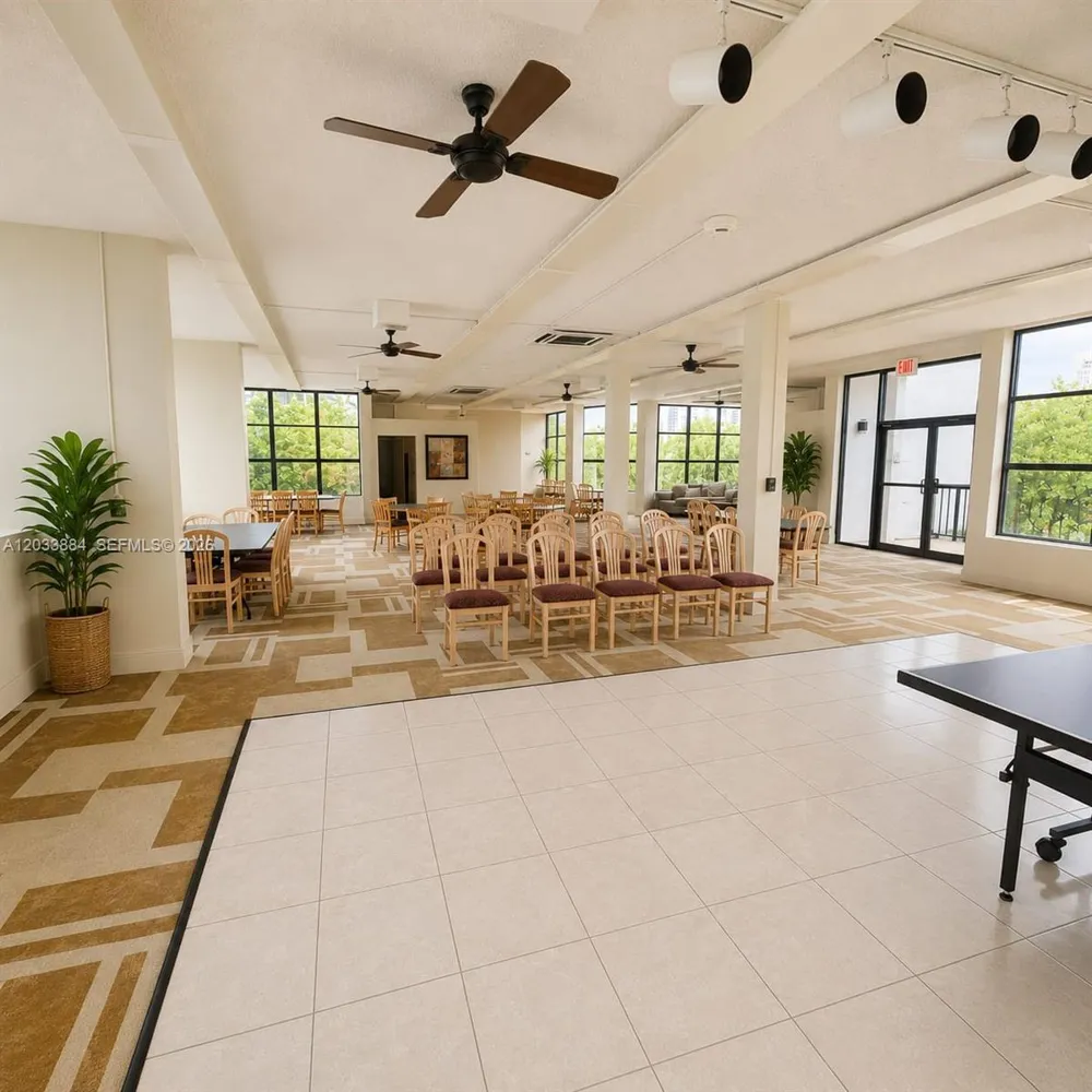 800 Parkview Dr #512 Hallandale Beach, FL 33009