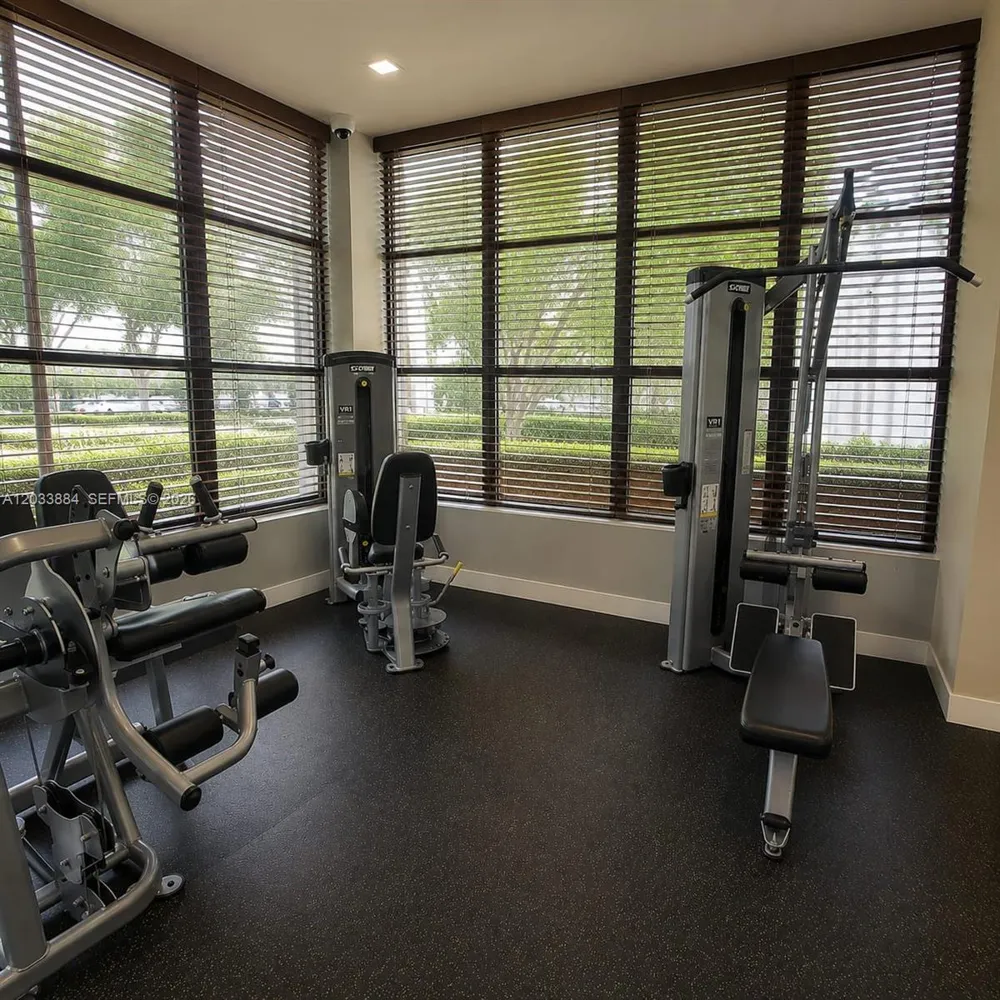 800 Parkview Dr #512 Hallandale Beach, FL 33009