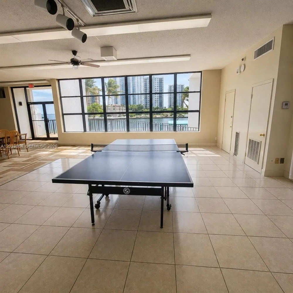 800 Parkview Dr #512 Hallandale Beach, FL 33009