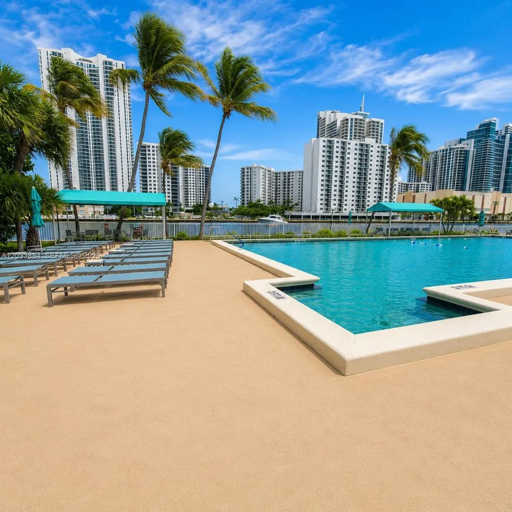 800 Parkview Dr #512 Hallandale Beach, FL 33009