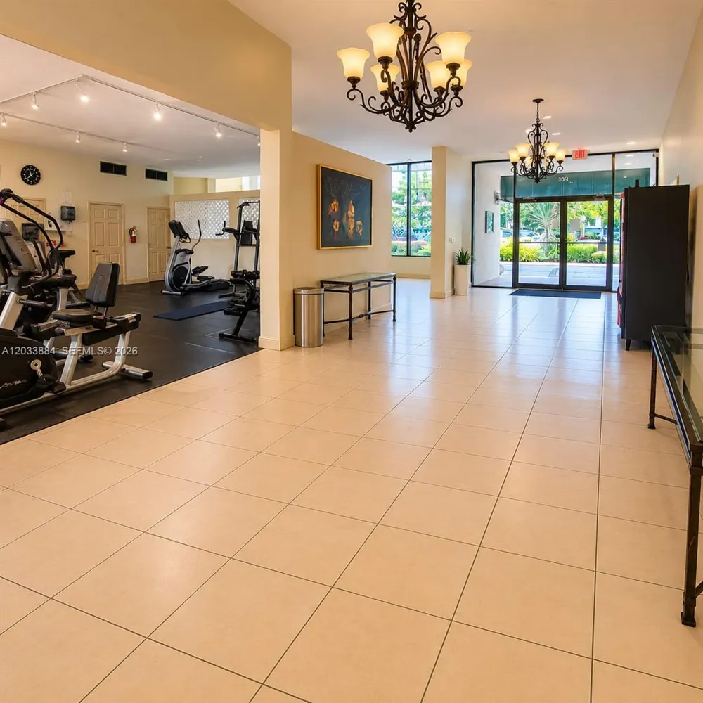 800 Parkview Dr #512 Hallandale Beach, FL 33009