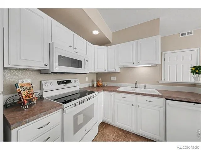 640 Gooseberry Drive #806 Longmont, CO 80503