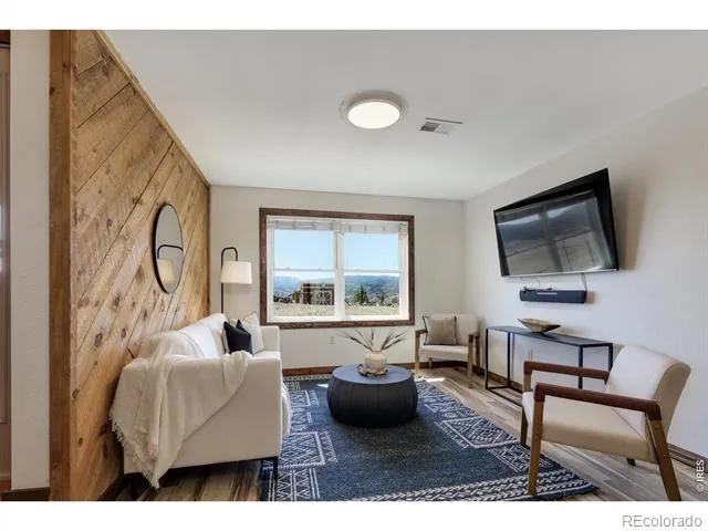 1050 Sunrise Drive Lyons, CO 80540