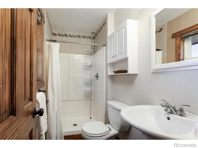 1050 Sunrise Drive Lyons, CO 80540