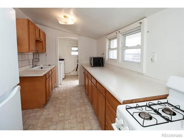 424 S Lincoln Avenue Fleming, CO 80728