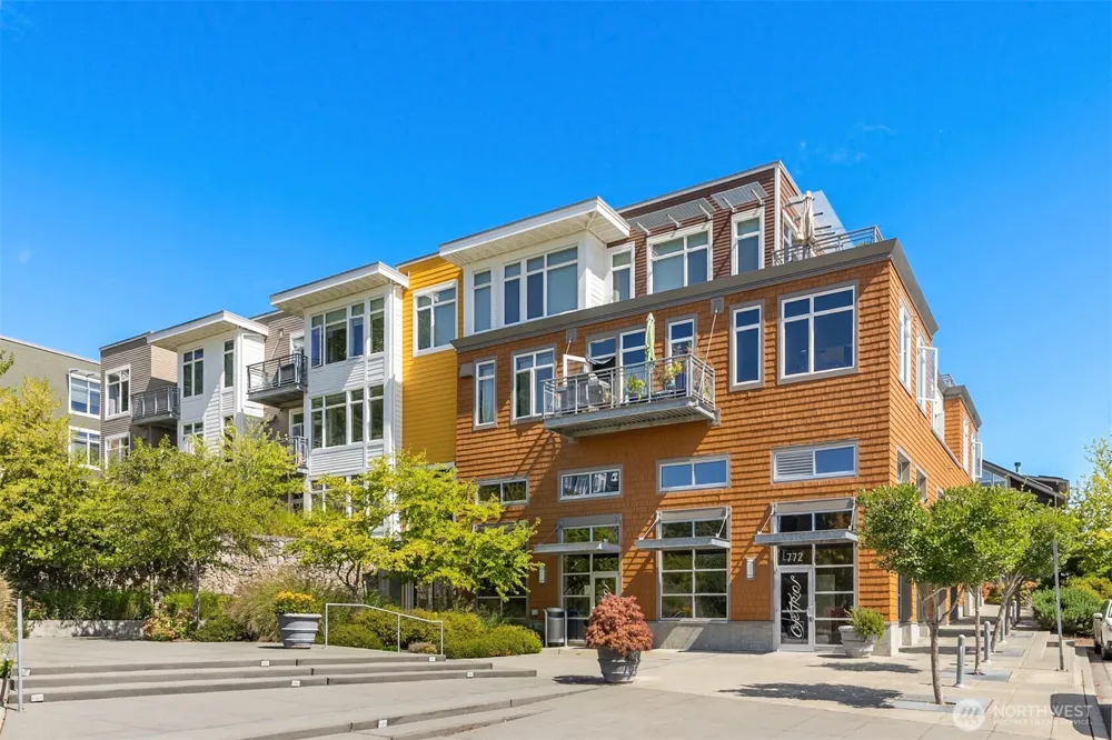 125 Ferncliff Avenue NE #E242 Bainbridge Island, WA 98110