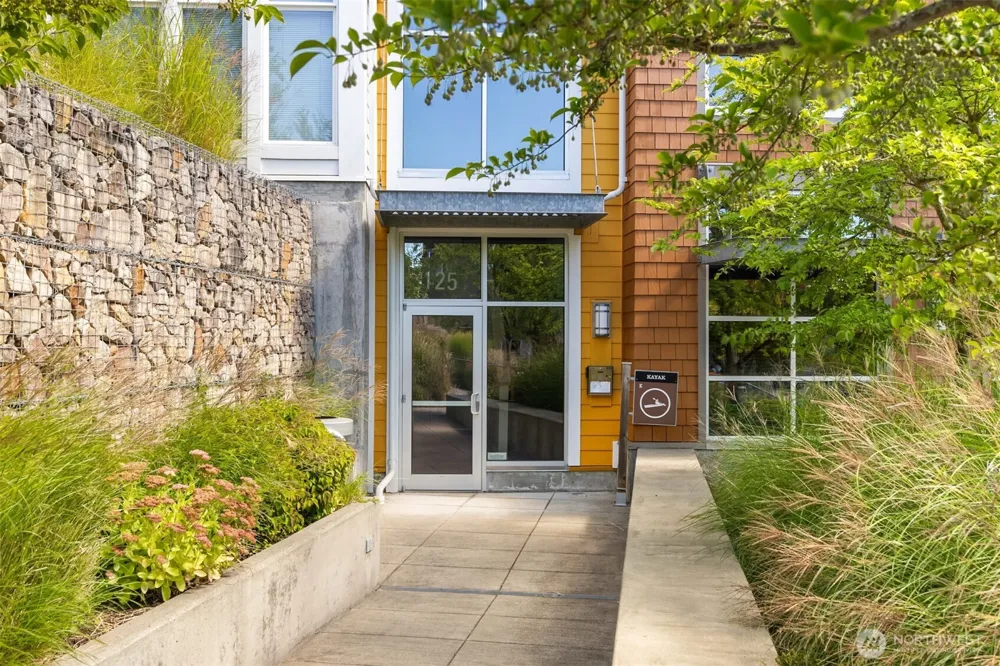 125 Ferncliff Avenue NE #E242 Bainbridge Island, WA 98110