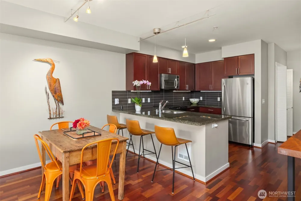 125 Ferncliff Avenue NE #E242 Bainbridge Island, WA 98110