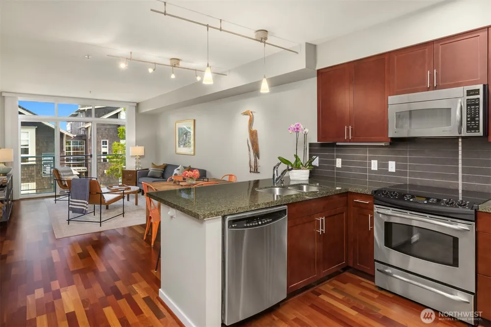 125 Ferncliff Avenue NE #E242 Bainbridge Island, WA 98110