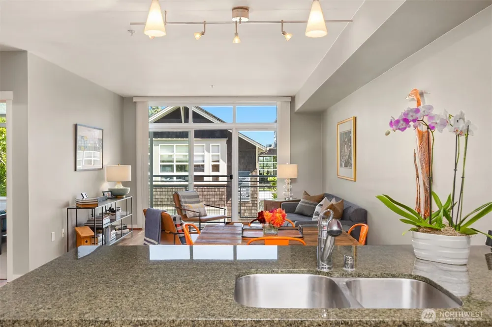 125 Ferncliff Avenue NE #E242 Bainbridge Island, WA 98110