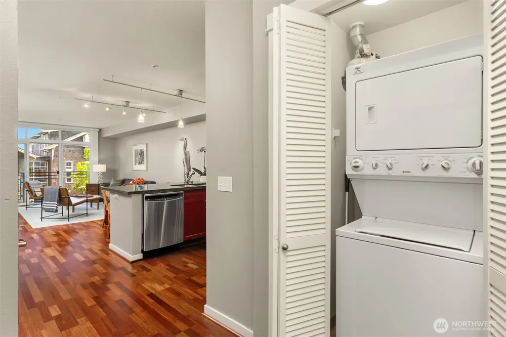 125 Ferncliff Avenue NE #E242 Bainbridge Island, WA 98110