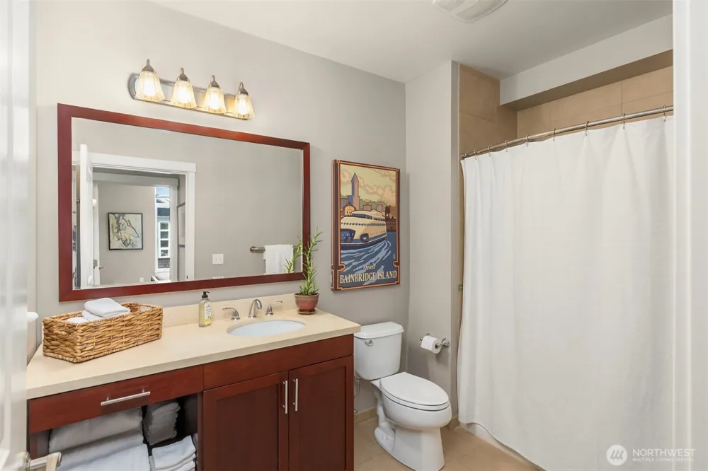 125 Ferncliff Avenue NE #E242 Bainbridge Island, WA 98110