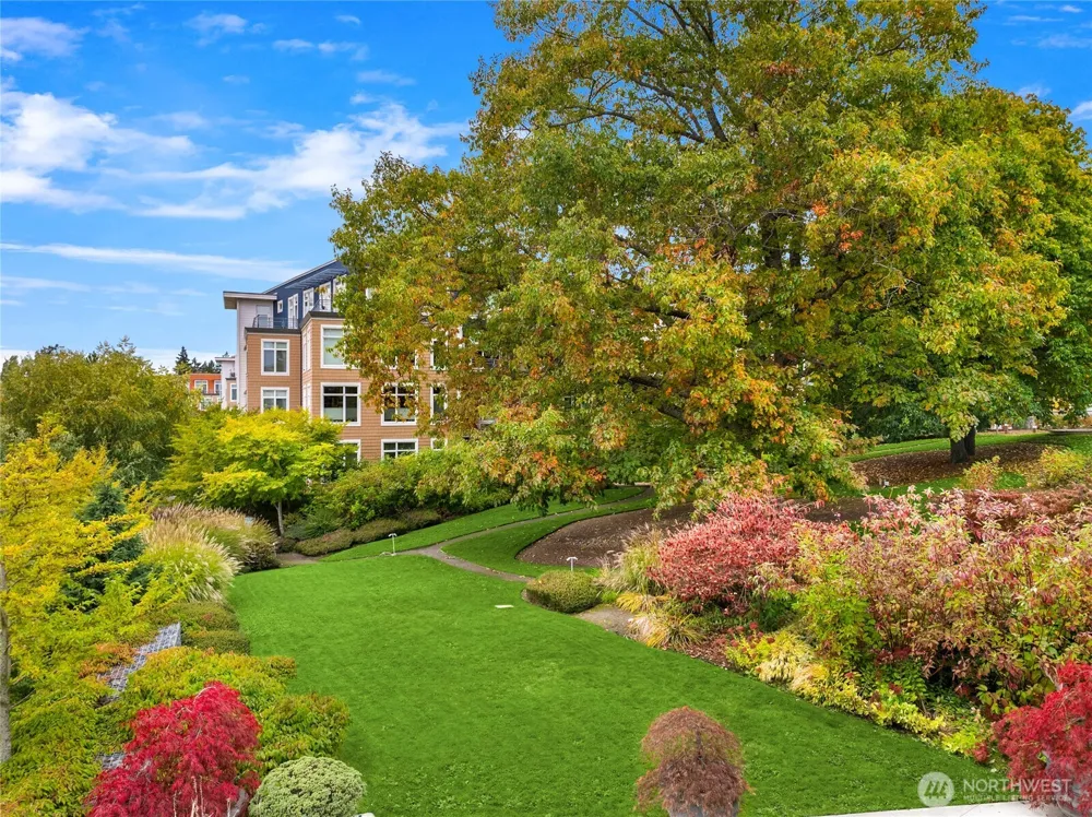 125 Ferncliff Avenue NE #E242 Bainbridge Island, WA 98110