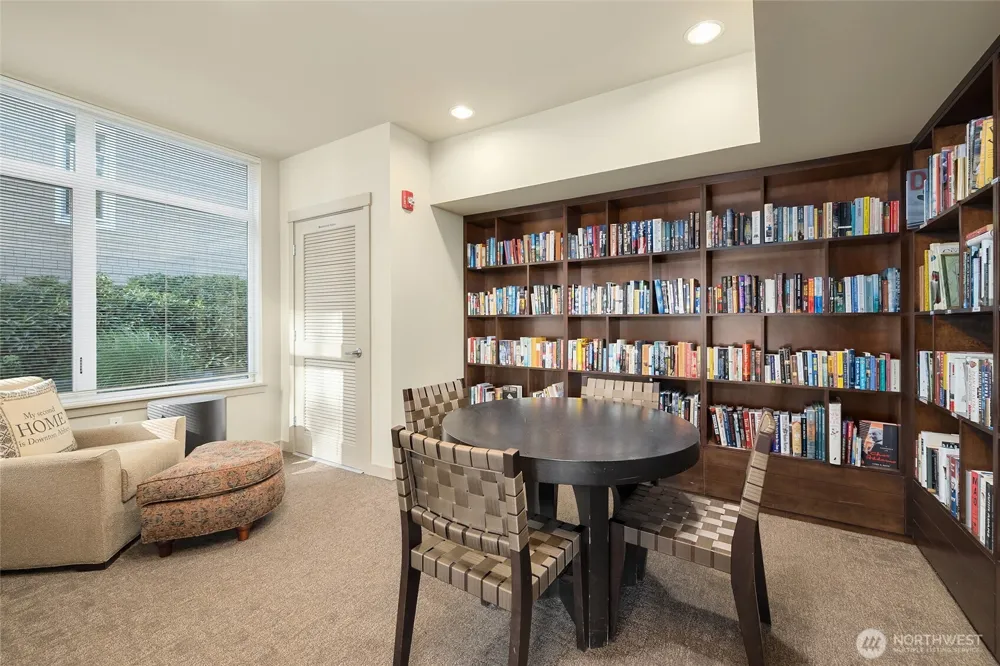 125 Ferncliff Avenue NE #E242 Bainbridge Island, WA 98110