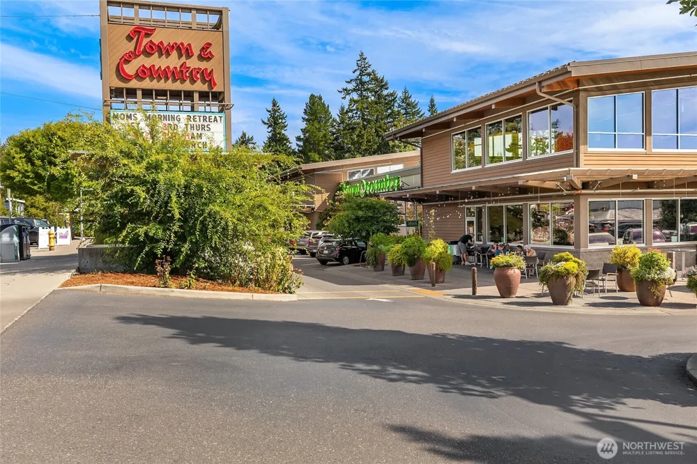 125 Ferncliff Avenue NE #E242 Bainbridge Island, WA 98110