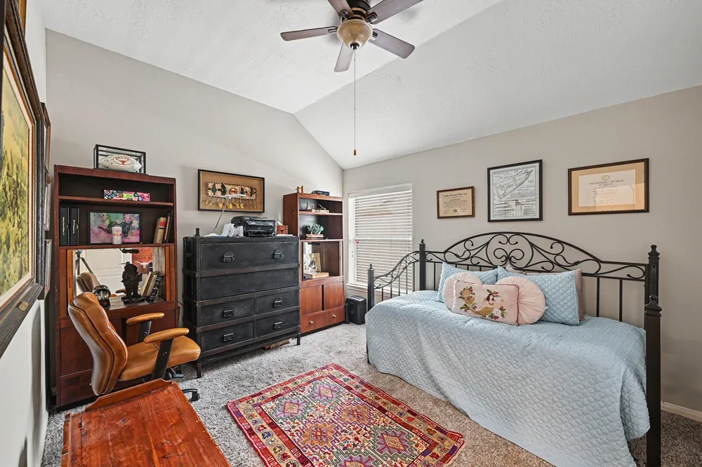 933 Mystic Village Lane Seabrook, TX 77586