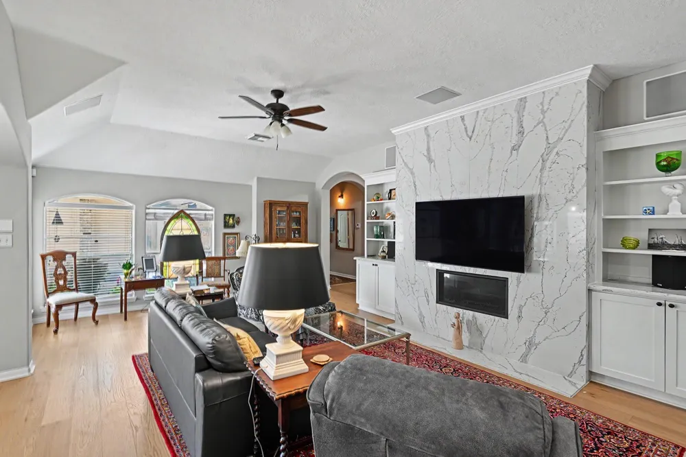 933 Mystic Village Lane Seabrook, TX 77586