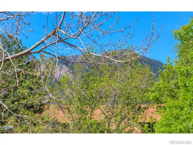 780 W Moorhead Circle #B Boulder, CO 80305