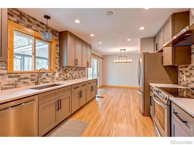 166 Cherokee Road Lyons, CO 80540