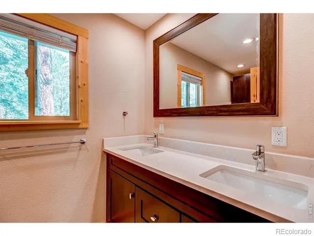 166 Cherokee Road Lyons, CO 80540
