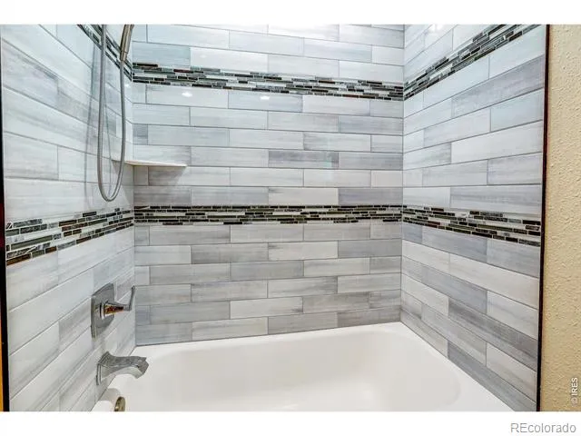 166 Cherokee Road Lyons, CO 80540