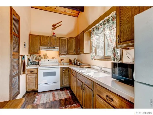 1142 Streamside Drive Glen Haven, CO 80532