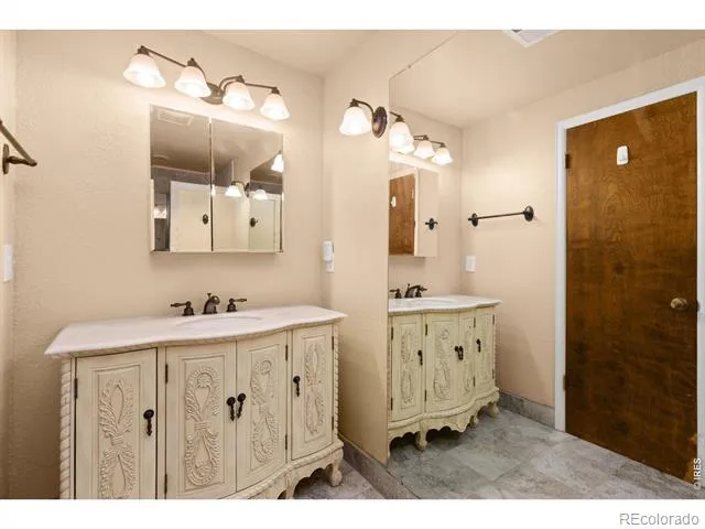 31 Kings Canyon Road Bellvue, CO 80512